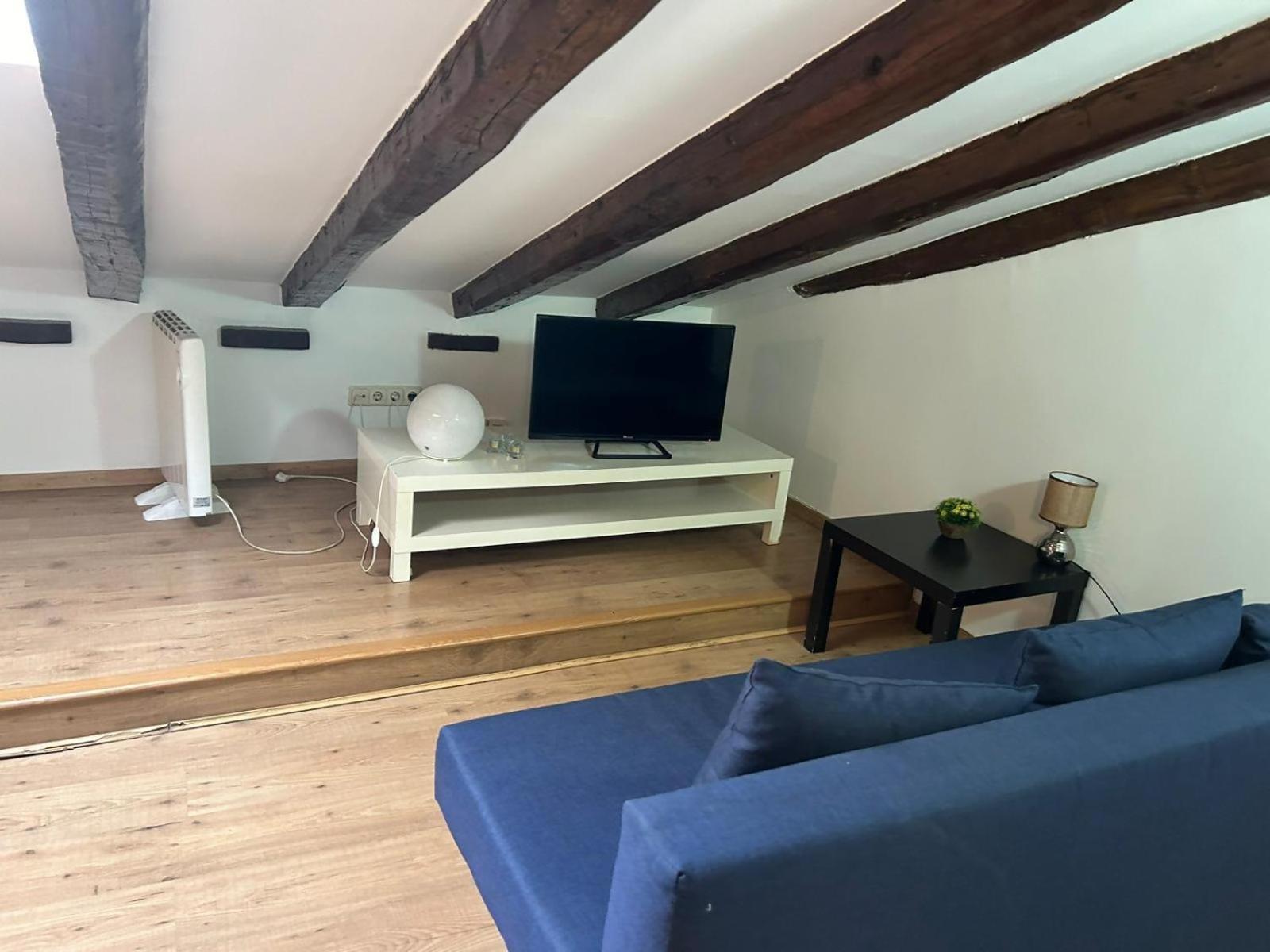 Comodo Atico En Tirso De Molina 마드리드 외부 사진